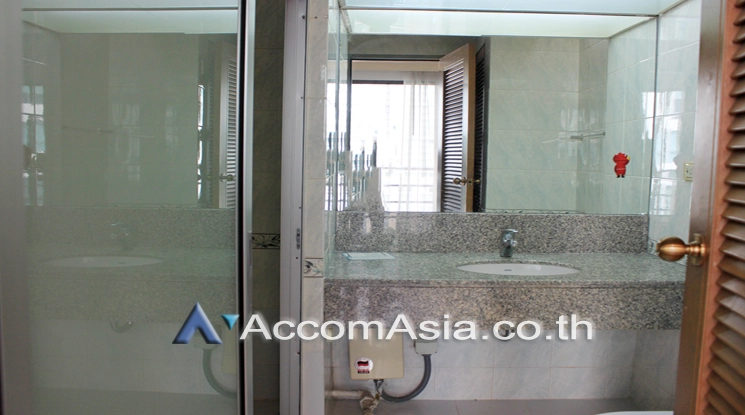 7  2 br Condominium For Rent in Ploenchit ,Bangkok BTS Ratchadamri at Baan Somthavil Ratchadamri AA18611