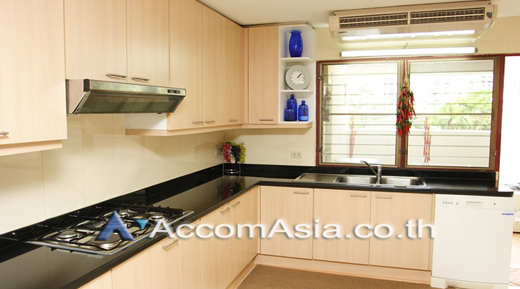 Big Balcony, Pet friendly |  4 Bedrooms  Apartment For Rent in Sukhumvit, Bangkok  near BTS Phrom Phong (10279)