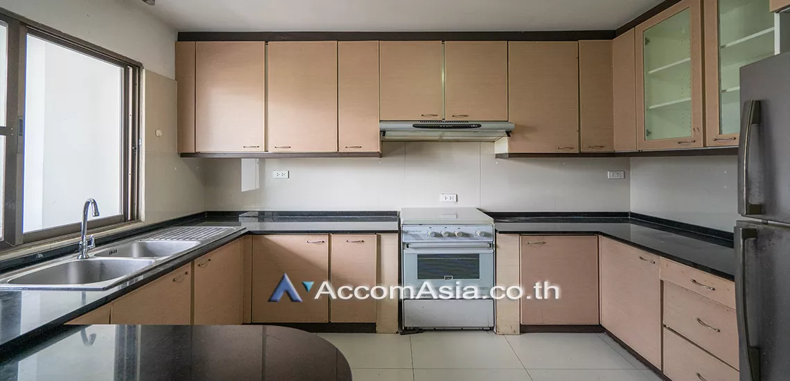 Big Balcony, Pet friendly |  3 Bedrooms  Condominium For Rent in Sukhumvit, Bangkok  near BTS Phrom Phong (AA18676)