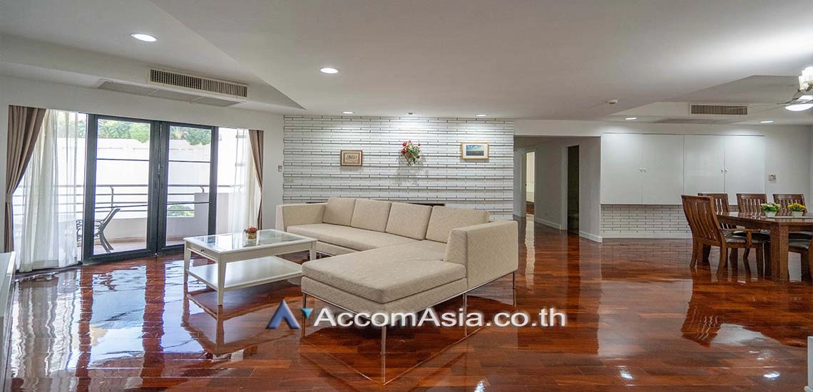 Pet friendly |  3 Bedrooms  Apartment For Rent in Sukhumvit, Bangkok  near BTS Asok - MRT Sukhumvit (AA18693)