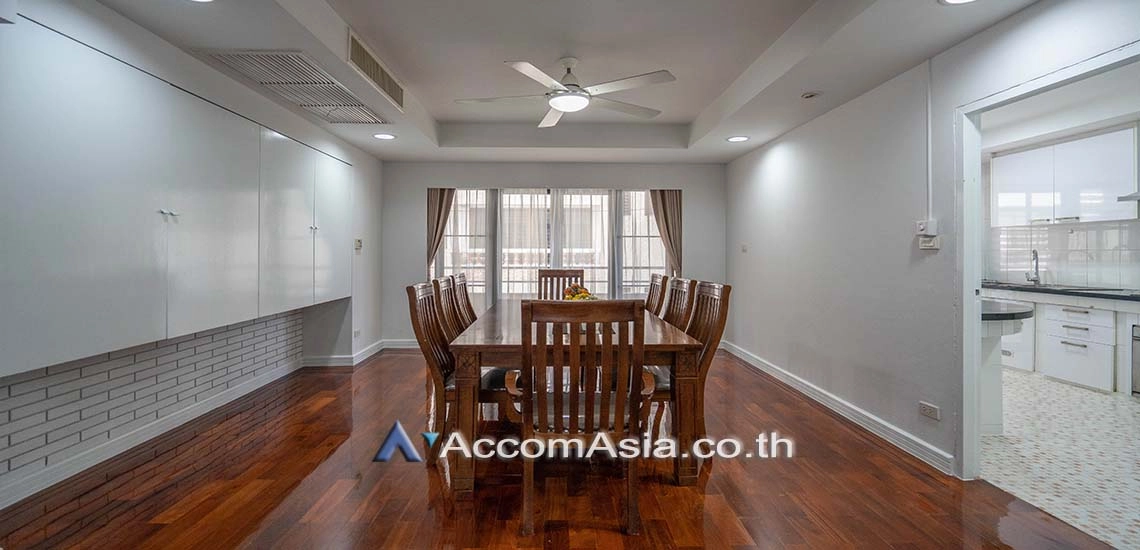 Pet friendly |  3 Bedrooms  Apartment For Rent in Sukhumvit, Bangkok  near BTS Asok - MRT Sukhumvit (AA18693)