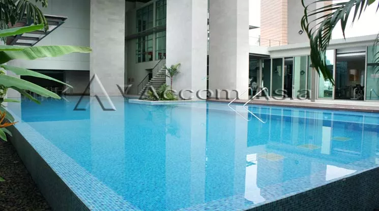  3 Bedrooms  Condominium For Rent in Sukhumvit, Bangkok  near BTS Phrom Phong (AA18704)