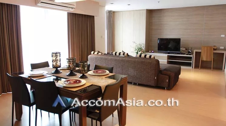  3 Bedrooms  Apartment For Rent in Sukhumvit, Bangkok  near BTS Nana (AA18715)