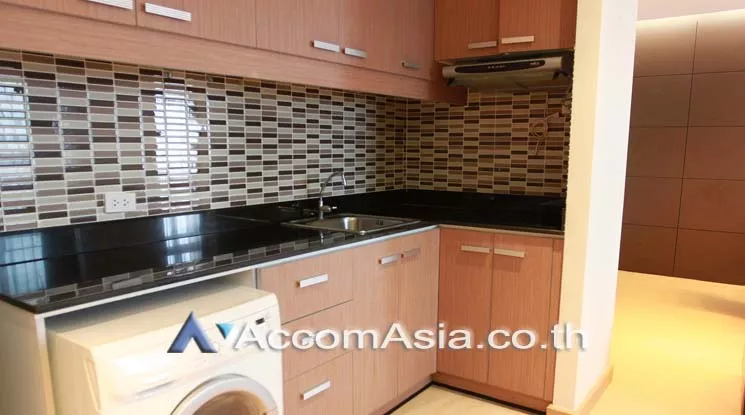  2 Bedrooms  Apartment For Rent in Sukhumvit, Bangkok  near BTS Nana (AA18716)