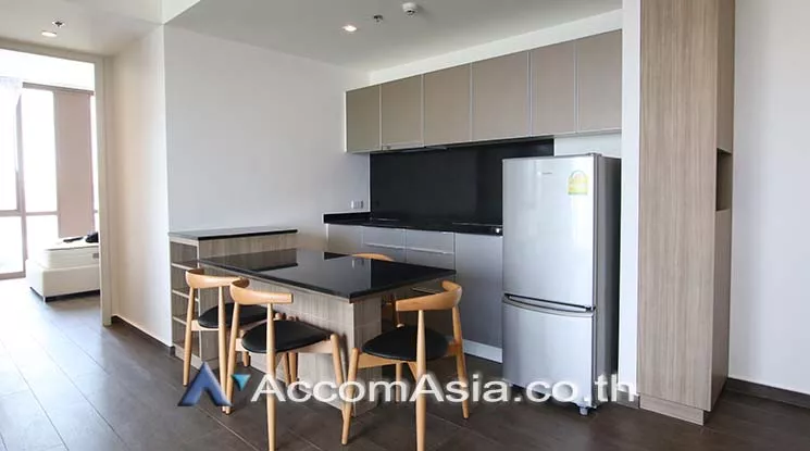  2 Bedrooms  Condominium For Rent in Sukhumvit, Bangkok  near BTS Ekkamai (AA18739)