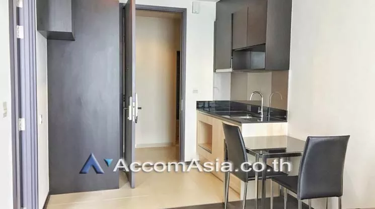  1 Bedroom  Condominium For Rent in Sukhumvit, Bangkok  near BTS Asok - MRT Sukhumvit (AA18741)