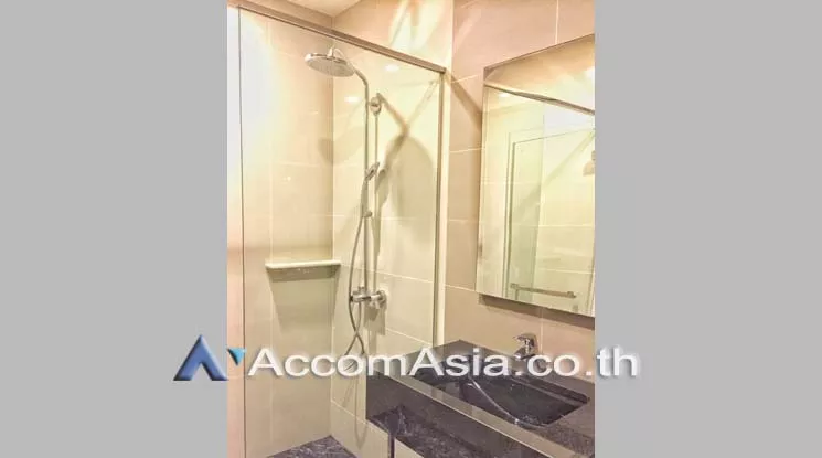  1 Bedroom  Condominium For Rent in Sukhumvit, Bangkok  near BTS Asok - MRT Sukhumvit (AA18741)