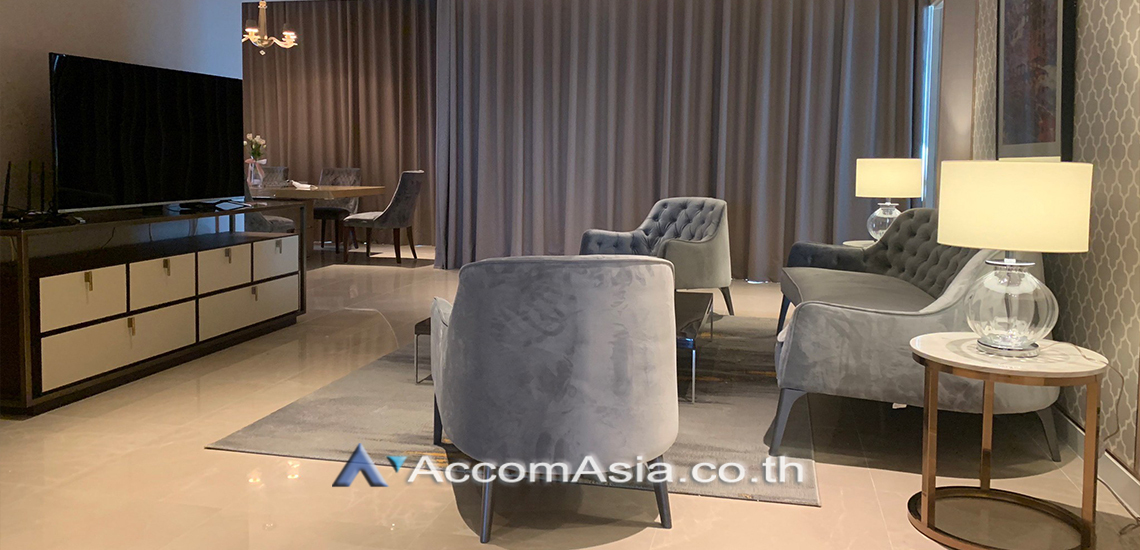  3 Bedrooms  Condominium For Rent in Ploenchit, Bangkok  near BTS Chitlom (AA18819)