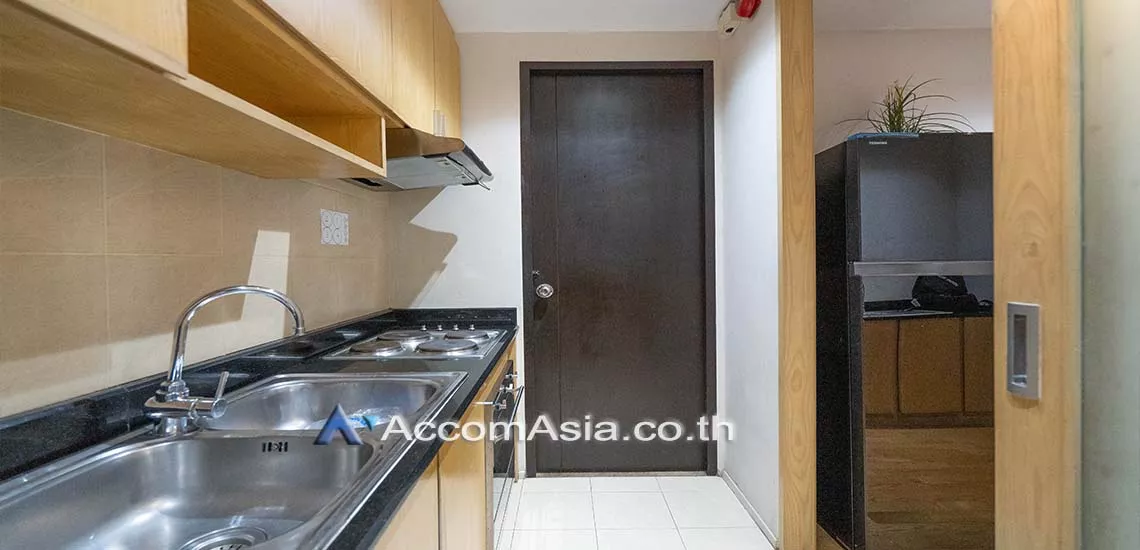 Pet friendly |  3 Bedrooms  Condominium For Rent in Sukhumvit, Bangkok  near BTS Phrom Phong (AA18820)