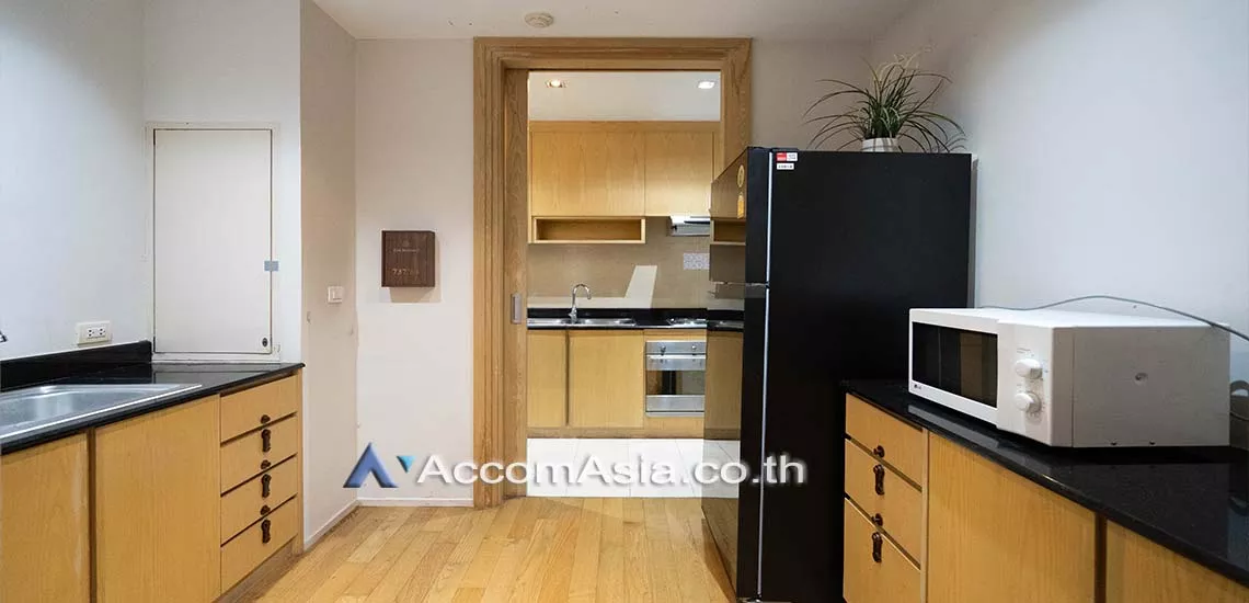 Pet friendly |  3 Bedrooms  Condominium For Rent in Sukhumvit, Bangkok  near BTS Phrom Phong (AA18820)