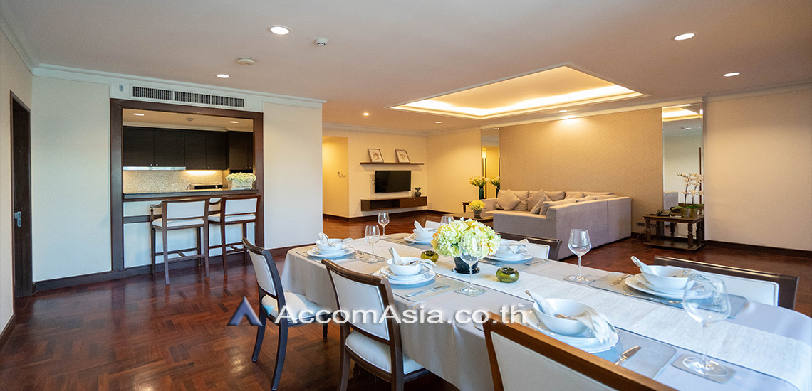  2 Bedrooms  Apartment For Rent in Ploenchit, Bangkok  near BTS Ploenchit (AA18846)