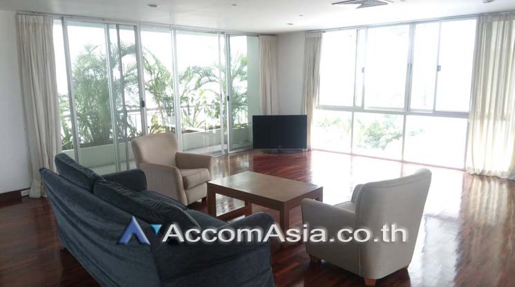 Pet friendly |  3 Bedrooms  Apartment For Rent in Sathorn, Bangkok  near BTS Surasak (AA18849)