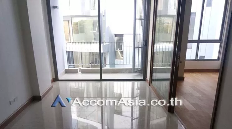  1 Bedroom  Condominium For Sale in Sukhumvit, Bangkok  near BTS Phrom Phong (AA18893)