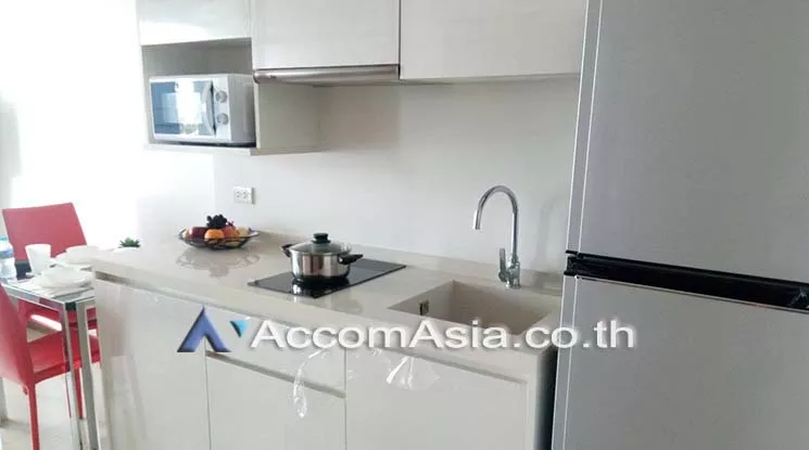  1 Bedroom  Condominium For Sale in Sukhumvit, Bangkok  near BTS Phrom Phong (AA18894)