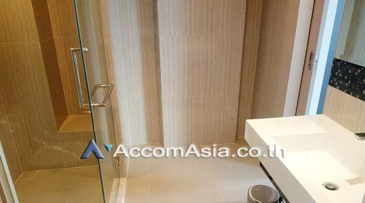  1 Bedroom  Condominium For Sale in Sukhumvit, Bangkok  near BTS Phrom Phong (AA18894)