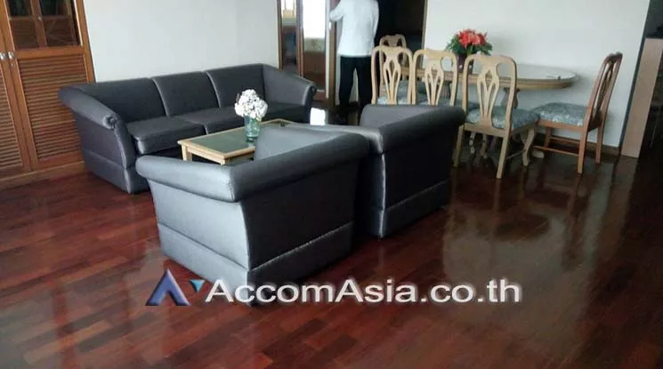  2 Bedrooms  Condominium For Rent in Ploenchit, Bangkok  near BTS Chitlom (AA18913)