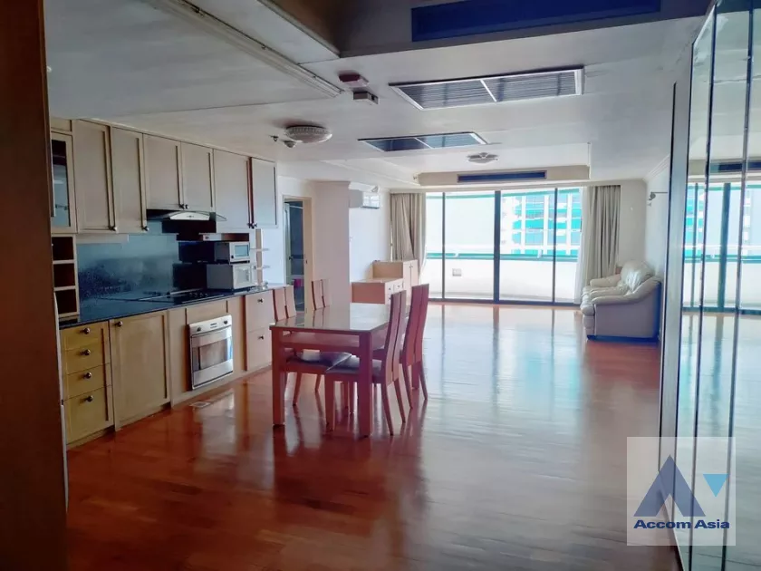 Pet friendly |  2 Bedrooms  Condominium For Rent in Sukhumvit, Bangkok  near BTS Asok - MRT Sukhumvit (AA18914)