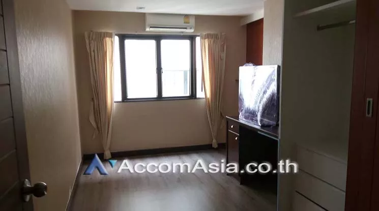  3 Bedrooms  Condominium For Rent in Sukhumvit, Bangkok  near BTS Thong Lo (AA18922)
