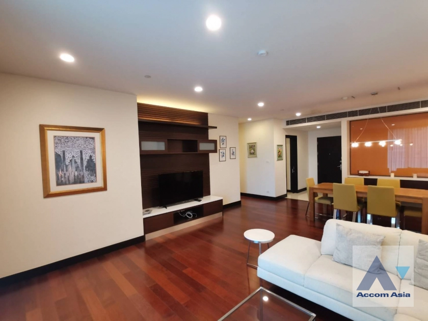  2 Bedrooms  Condominium For Rent in Ploenchit, Bangkok  near BTS Chitlom (AA18978)