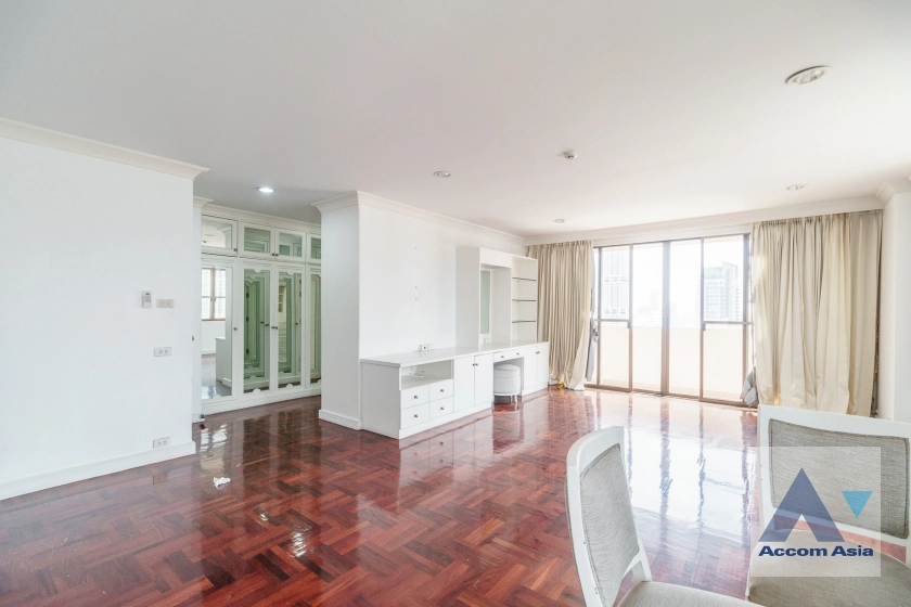 22  4 br Apartment For Rent in Sukhumvit ,Bangkok BTS Phrom Phong at Pet friendly - High rise Apartment AA19041