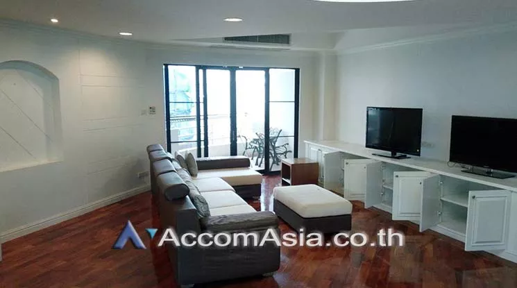 Pet friendly |  3 Bedrooms  Apartment For Rent in Sukhumvit, Bangkok  near BTS Asok - MRT Sukhumvit (AA19070)