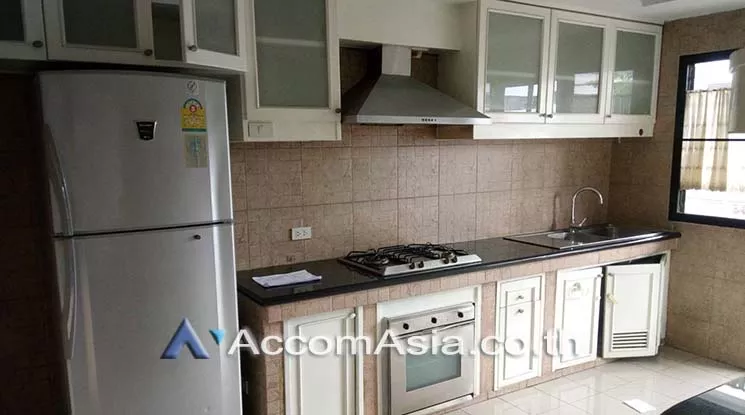  3 Bedrooms  Apartment For Rent in Sukhumvit, Bangkok  near BTS Asok - MRT Sukhumvit (AA19070)