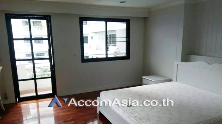 Pet friendly |  3 Bedrooms  Apartment For Rent in Sukhumvit, Bangkok  near BTS Asok - MRT Sukhumvit (AA19070)