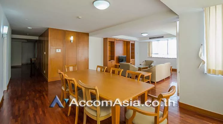 Pet friendly |  3 Bedrooms  Apartment For Rent in Sukhumvit, Bangkok  near BTS Phrom Phong (AA19075)