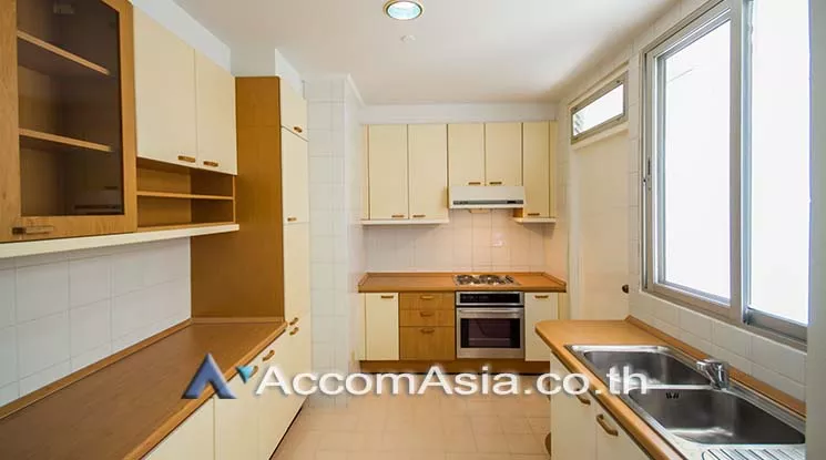 Pet friendly |  3 Bedrooms  Apartment For Rent in Sukhumvit, Bangkok  near BTS Phrom Phong (AA19075)