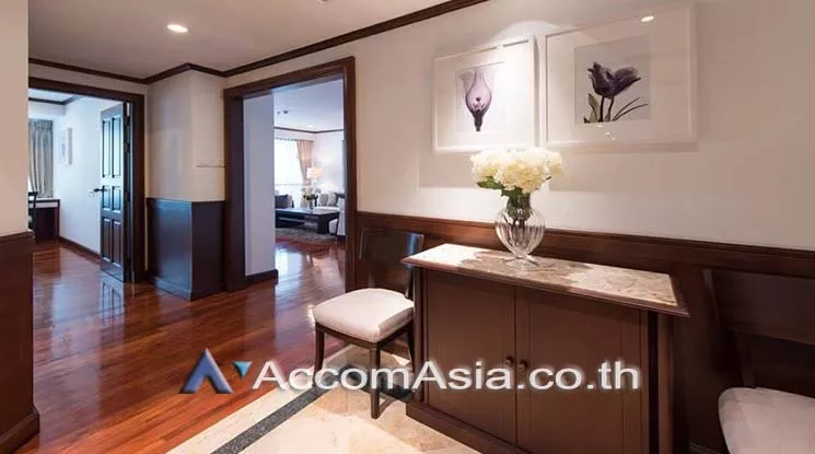 Big Balcony |  3 Bedrooms  Apartment For Rent in Sukhumvit, Bangkok  near BTS Asok - MRT Sukhumvit (AA19090)