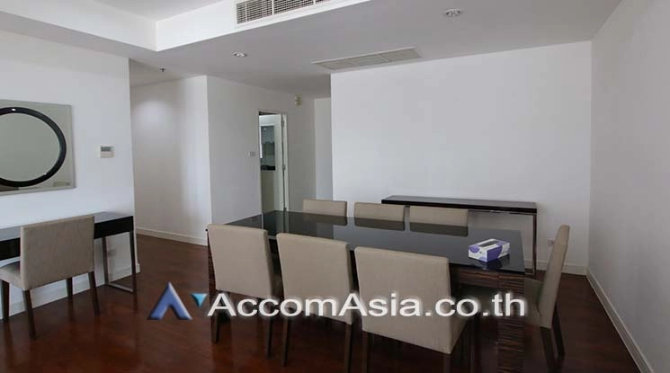  3 Bedrooms  Condominium For Rent in Sukhumvit, Bangkok  near BTS Phrom Phong (AA19151)