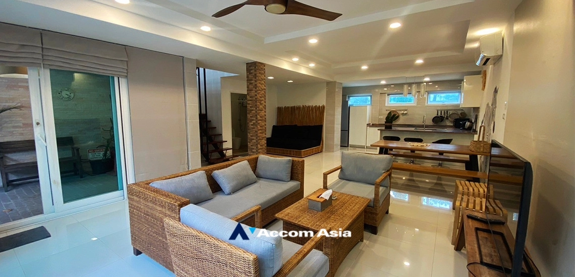  2  3 br Townhouse for rent and sale in Sukhumvit ,Bangkok BTS Ekkamai AA19225