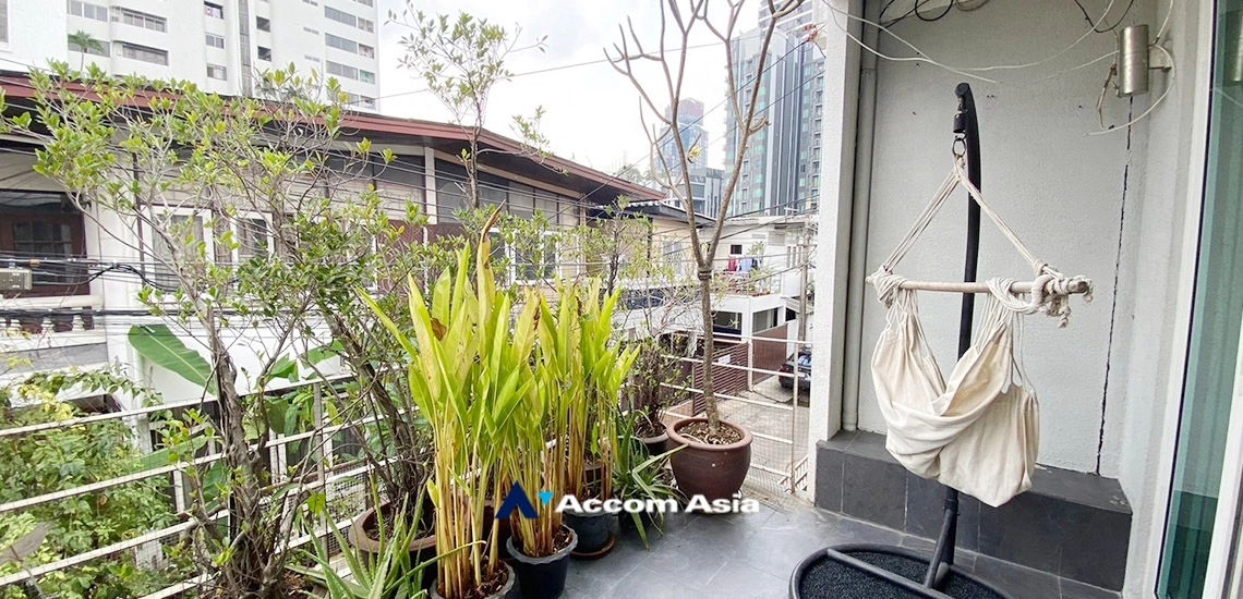 24  3 br Townhouse for rent and sale in Sukhumvit ,Bangkok BTS Ekkamai AA19225