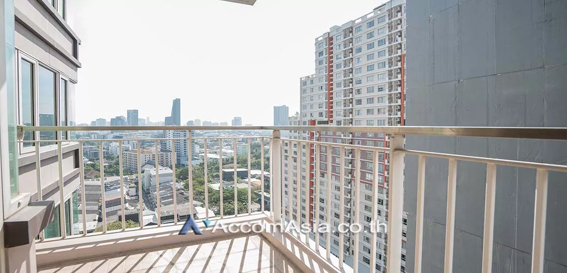  2 Bedrooms  Condominium For Rent in Sukhumvit, Bangkok  near BTS Phrom Phong (AA19229)