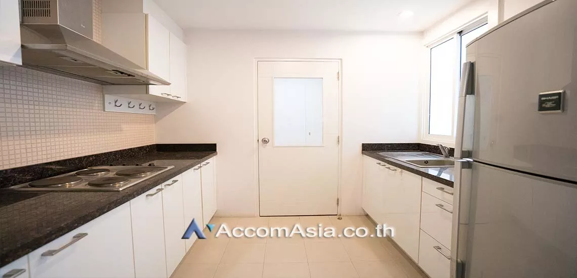  2 Bedrooms  Condominium For Rent in Sukhumvit, Bangkok  near BTS Phrom Phong (AA19229)