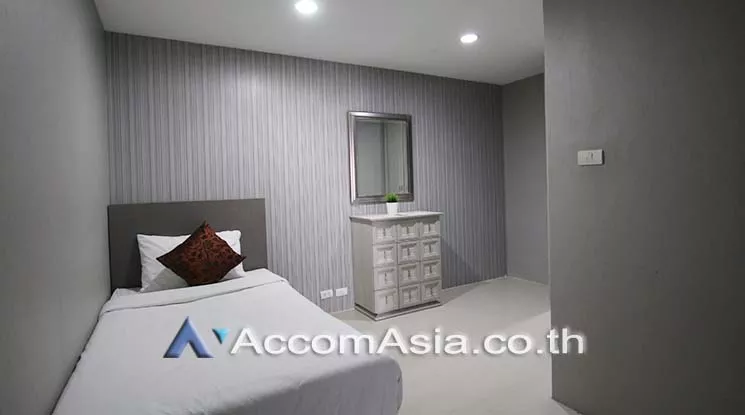  2 Bedrooms  Condominium For Rent in Sukhumvit, Bangkok  near BTS Phrom Phong (AA19242)