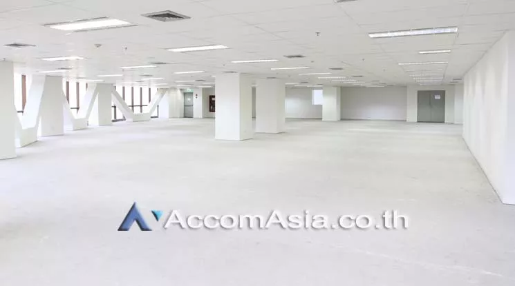 4  Office Space For Rent in Sathorn ,Bangkok BTS Surasak at Chartered Square Building AA19257