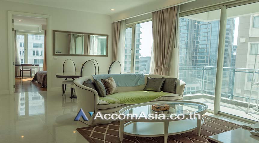  2 Bedrooms  Condominium For Rent in Ploenchit, Bangkok  near BTS Chitlom (AA19308)