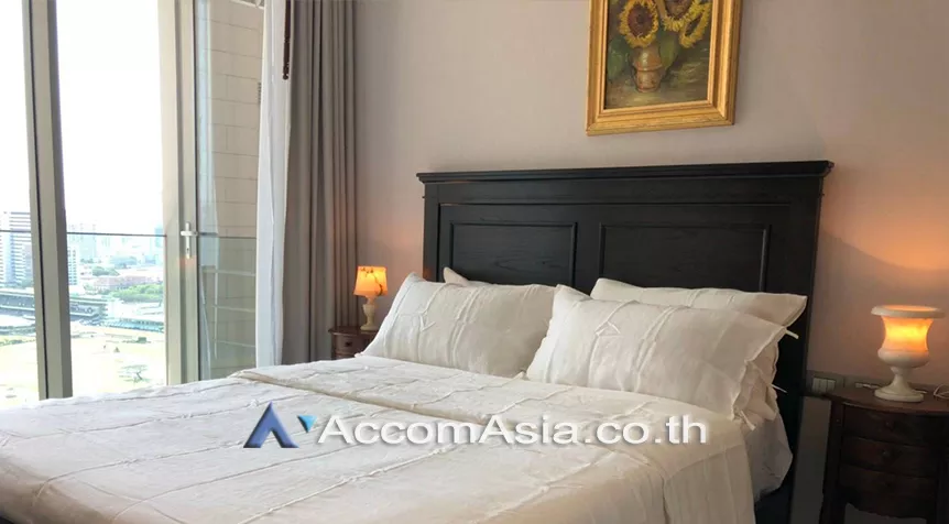  1 Bedroom  Condominium For Rent in Ploenchit, Bangkok  near BTS Ratchadamri (AA19319)