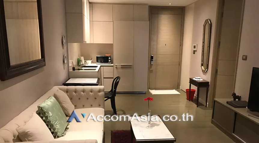  1 Bedroom  Condominium For Rent in Ploenchit, Bangkok  near BTS Ratchadamri (AA19319)