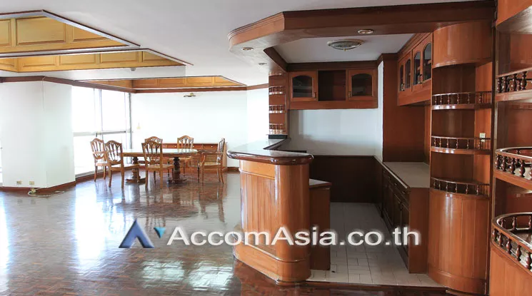  4 Bedrooms  Condominium For Rent in Sukhumvit, Bangkok  near BTS Ekkamai (AA19373)