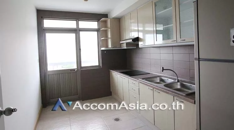  3 Bedrooms  Condominium For Rent in Sukhumvit, Bangkok  near BTS Phrom Phong (AA19507)