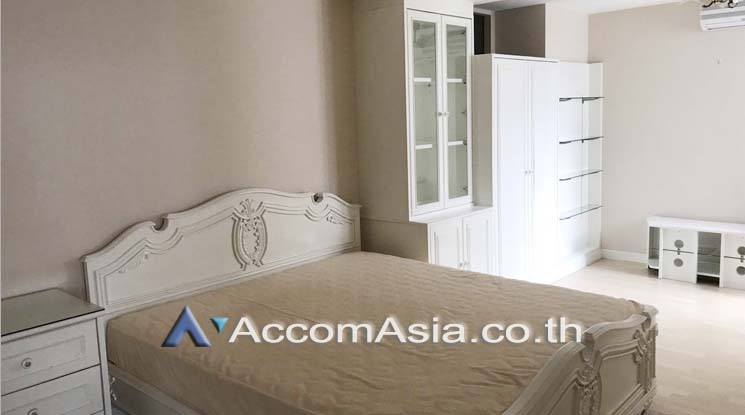  3 Bedrooms  Condominium For Rent in Sukhumvit, Bangkok  near BTS Phrom Phong (AA19576)