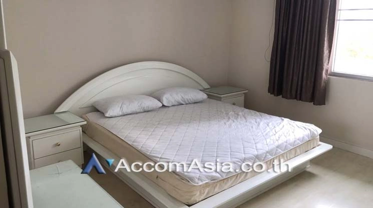  3 Bedrooms  Condominium For Rent in Sukhumvit, Bangkok  near BTS Phrom Phong (AA19576)