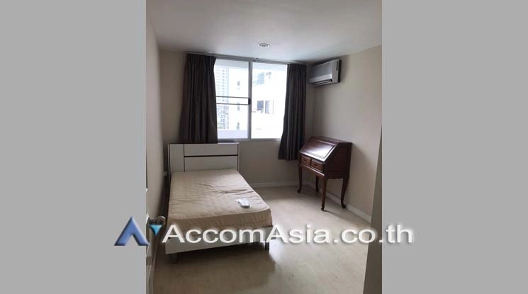  3 Bedrooms  Condominium For Rent in Sukhumvit, Bangkok  near BTS Phrom Phong (AA19576)