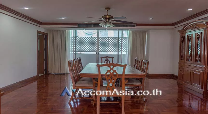  4 Bedrooms  Apartment For Rent in Sukhumvit, Bangkok  near BTS Asok - MRT Sukhumvit (AA19603)