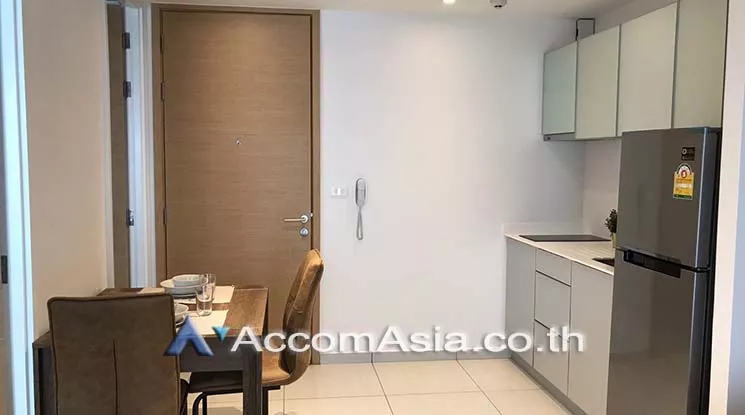  1 Bedroom  Condominium For Rent in Sukhumvit, Bangkok  near BTS Ekkamai (AA19615)