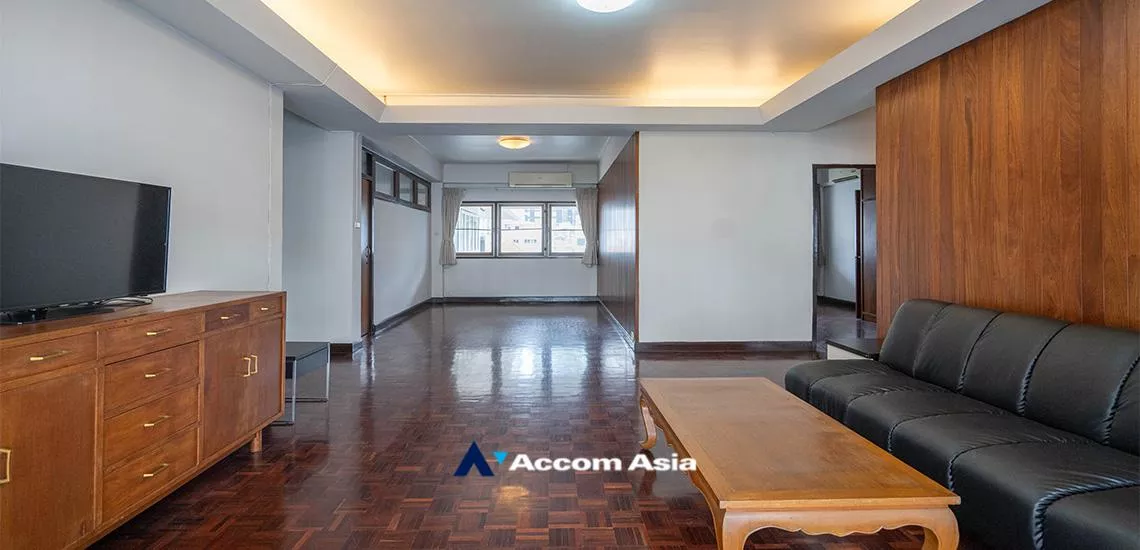  2 Bedrooms  Apartment For Rent in Sukhumvit, Bangkok  near BTS Nana - MRT Sukhumvit (AA19649)