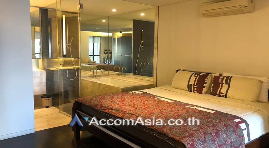  1 Bedroom  Condominium For Rent in Ploenchit, Bangkok  near BTS Ratchadamri (AA19675)