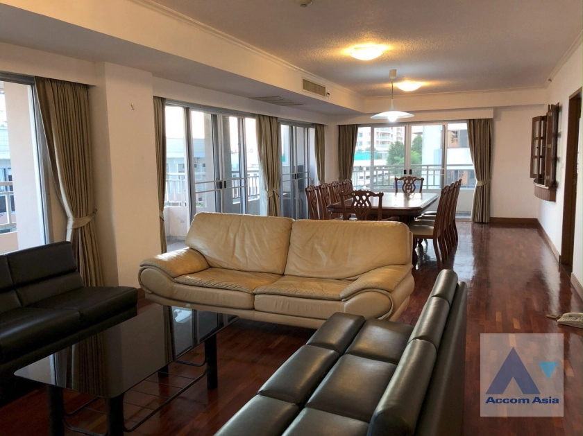  2 Bedrooms  Condominium For Rent in Sathorn, Bangkok  near BTS Sala Daeng - MRT Lumphini (AA19684)